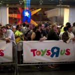 U.S. Judge approves Toys ‘R’ Us bonus plan to spur holiday shopping